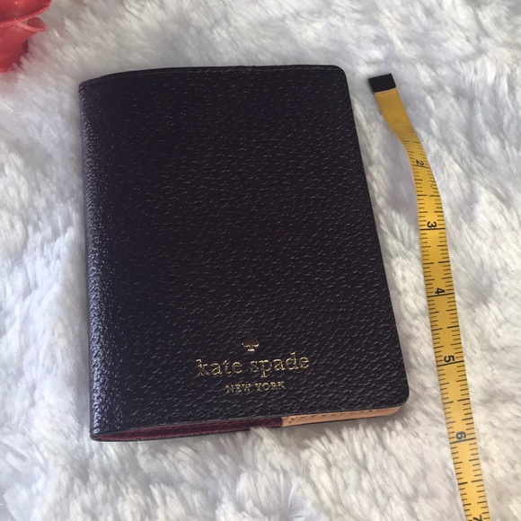 Kate Spade maroon passport holder - Picture 5 of 5